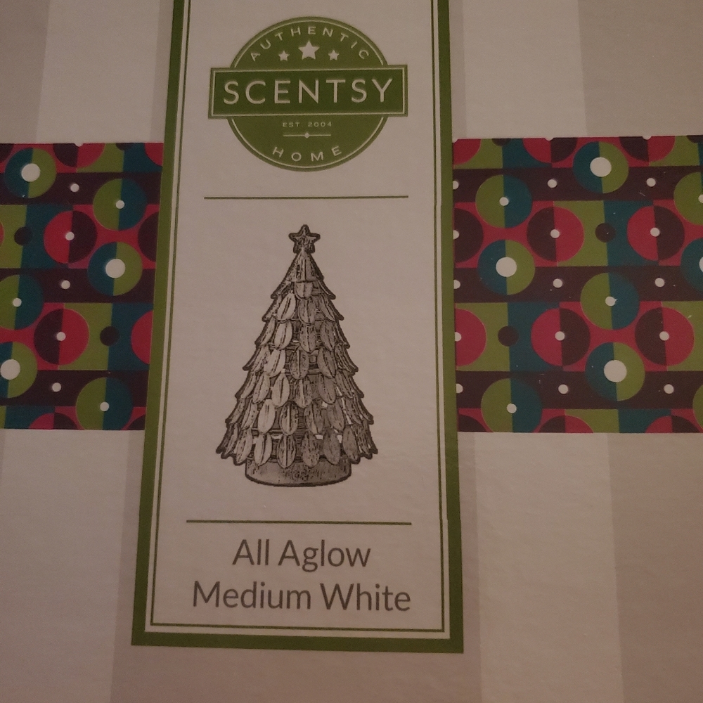 Scentsy All Aglow Medium White Christmas Tree Warmer and Randomly Picked Wax Bar